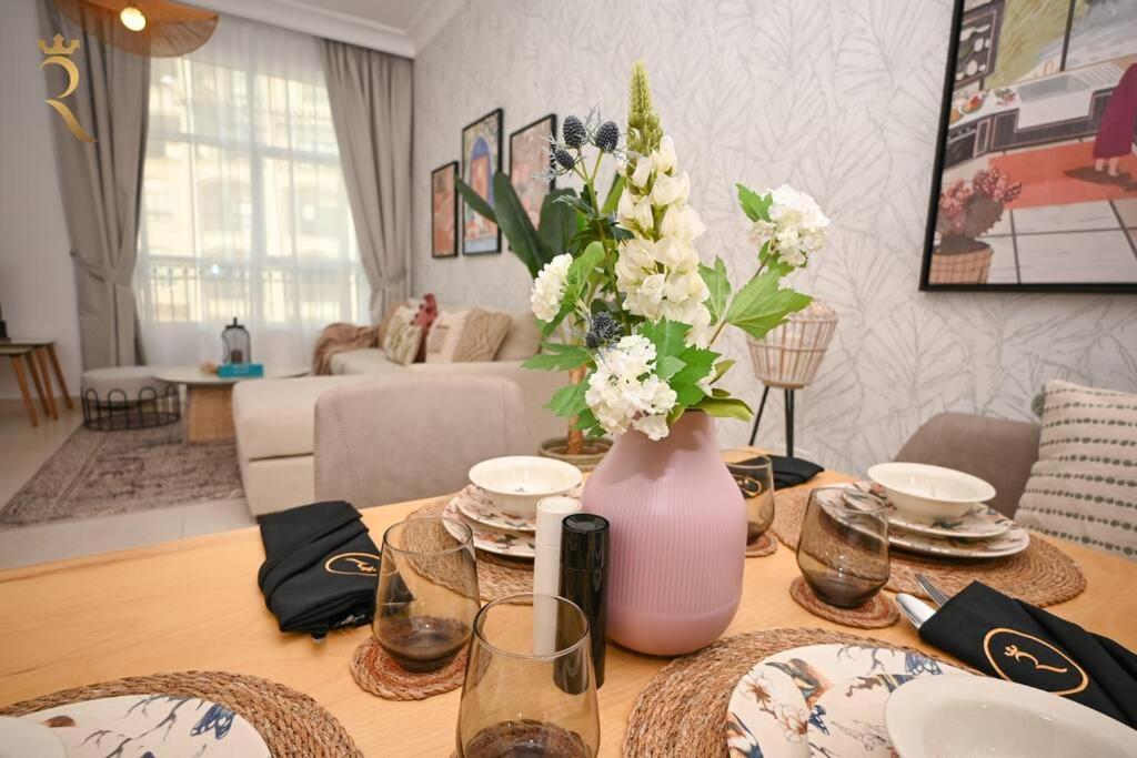 Yas Natura Bliss 1Br Apartment 아부다비 외부 사진