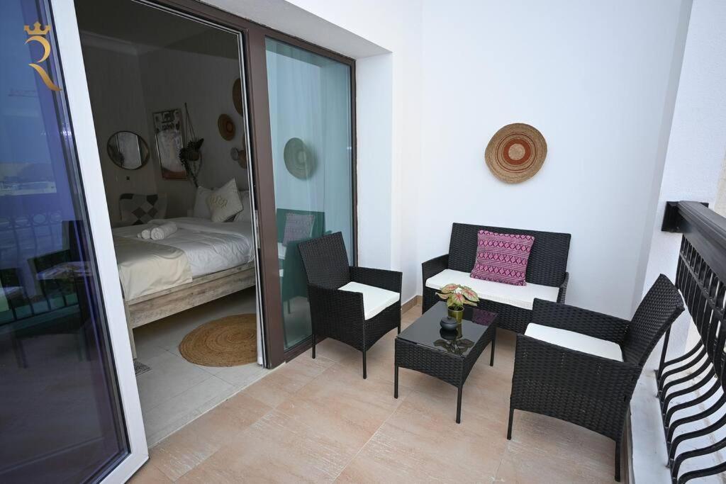 Yas Natura Bliss 1Br Apartment 아부다비 외부 사진