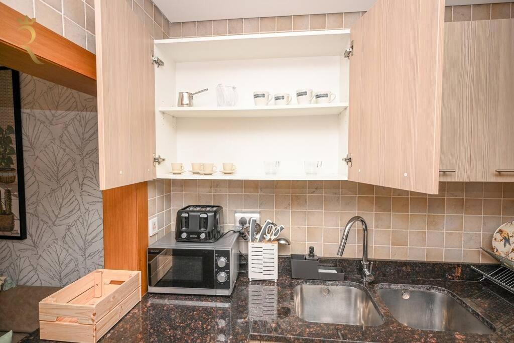 Yas Natura Bliss 1Br Apartment 아부다비 외부 사진